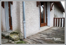 Maison bâtie en 1991,  2 grandes chambres, terrasse, garage, cave LES SALLES (42)