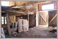 Maison 4 chambres, 3 granges, terrain de 1200 m², CELLES SUR DUROLLE (63)