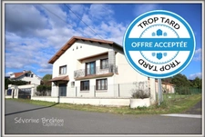 Charmante maison de 156 m², 3 chambres, garage, terrain plat et clôturé, PAC, tout à l'égout, au cœur de Chabreloche