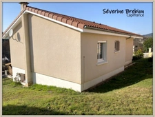 Maison rénovée avec 3 chambres, terrain, garage CHABRELOCHE (63)