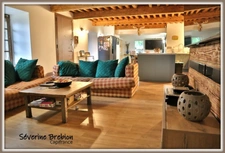 Ancienne ferme rénovée de 190 m², 4 chambres, avec grange, terrain de 11 000m² à Cervières