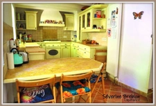 🏡 Maison rénovée en pierre de 166 m², 4 chambres, vaste séjour, dépendance, assainissement OK, avec ancien moulin et terrain de 1,8 hectare à Saint-Rémy-sur-Durolle