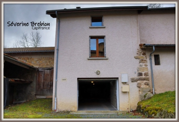 Maison bâtie en 1991,  2 grandes chambres, terrasse, garage, cave LES SALLES (42)