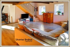 🏡 Maison rénovée en pierre de 166 m², 4 chambres, vaste séjour, dépendance, assainissement OK, avec ancien moulin et terrain de 1,8 hectare à Saint-Rémy-sur-Durolle