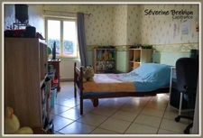 Maison 93 m², bâtie en 2002, 2 chambres avec la possibilité d'en créer une troisième, terrasse, garage + garage double  ARCONSAT (63)