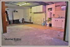 Maison 3 chambres, grand garage, terrain 7600 m²