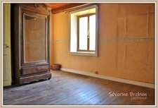 Maison 4 chambres, 3 granges, terrain de 1200 m², CELLES SUR DUROLLE (63)