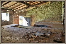 Maison 4 chambres, 3 granges, terrain de 1200 m², CELLES SUR DUROLLE (63)