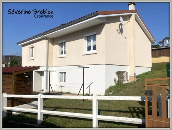 Maison rénovée avec 3 chambres, terrain, garage CHABRELOCHE (63)