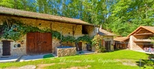 Between Cluny and Charolles, a property complex with 3 gîtes, totaling 190 m², on a 6,000 m² plot.