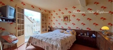 Entre Cluny et Charolles, maison de centre bourg de 153 m², avec 2 logements.