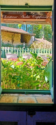 Between Cluny and Charolles, a property complex with 3 gîtes, totaling 190 m², on a 6,000 m² plot.