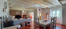Charolles à 5 minutes, Maison en pierres, rénovée, de 128 m² avec grange attenante aménageable, sur terrain de 2 357 m² 