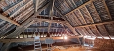 Suin, Ancien corps de ferme en pierre, de 133 m², avec fort potentiel de développement, sur 1 500 m² de terrain