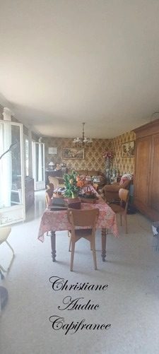 Between Cluny and Charolles, in Saint Bonnet de Joux, house from 1976, with basement, 89 m², on plot of land of 1,160 m²