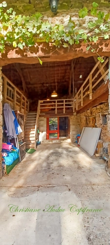 Between Cluny and Charolles, a property complex with 3 gîtes, totaling 190 m², on a 6,000 m² plot.