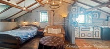 Between Cluny and Charolles, a property complex with 3 gîtes, totaling 190 m², on a 6,000 m² plot.