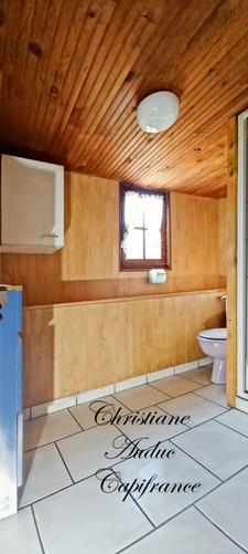 Pressy sous Dondin: Old farmhouse to renovate on a plot of land of 3,500 m²
