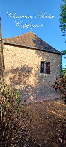 Suin, Ancien corps de ferme en pierre, de 133 m², avec fort potentiel de développement, sur 1 500 m² de terrain