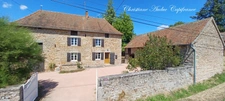 Suin, Ancien corps de ferme en pierre, de 133 m², avec fort potentiel de développement, sur 1 500 m² de terrain