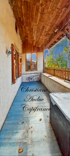Pressy sous Dondin: Old farmhouse to renovate on a plot of land of 3,500 m²