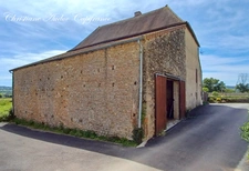 A charming old farmhouse near Cluny, on a plot of land exceeding 5,000 m².