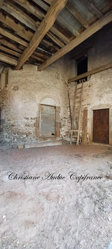 A charming old farmhouse near Cluny, on a plot of land exceeding 5,000 m².