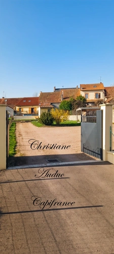 Saint Bonnet de Joux, maison de centre bourg de 91 m², avec piscine, sur terrain de 895 m² 