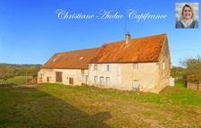 Charolles Proche Ancien corps de ferme sur 1.5 Ha de terrain