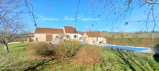 LE ROUSSET-MARIZY Ancien corps de ferme en pierre, avec piscine, sur terrain de 2 000 m² environ