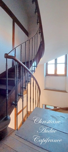 Between Cluny and Charolles, a 144 m² village center house to renovate, on a 257 m² plot of land.