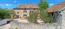 Suin, Ancien corps de ferme en pierre, de 133 m², avec fort potentiel de développement, sur 1 500 m² de terrain