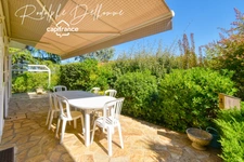 Family home with swimming pool on the outskirts of Lyon