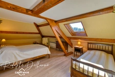 Family home with swimming pool on the outskirts of Lyon