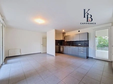 VETRAZ MONTHOUX, appartement T3 de 69 m² avec 2 terrasses, parking et garage