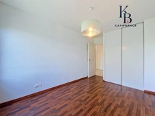 AMBILLY, appartement T3 de 70 m² avec terrasse de 23 m² à deux pas de la douane