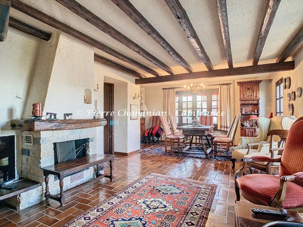 Maison à vendre - 7 pièces - 185 m² habitables - 326 m² au sol - 1359 m² de terrain - vue panoramique - COLLONGES SOUS SALEVE (74)
