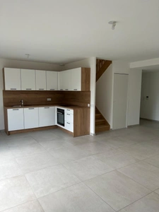 Appartement en duplex et rez-de-jardin  T4 à louer  CHENS SUR LEMAN (74)