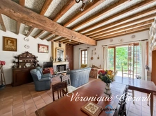 Authentique maison de caractère en pierre du XVIIIe siècle avec 200 m² habitables, dépendances et jardin clos