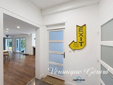 MAISON FAMILIALE ET LUMINEUSE 4 CHAMBRES AVEC PISCINE ET JARDIN ENTIEREMENT CLOS