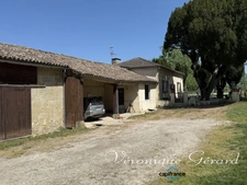 Ancien corps de ferme en pierre du XVIIIe siècle à LAUZUN