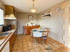 Maison de 134 m² de plain-pied, en pierre, sur plus de 5880 m²