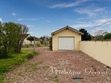 Maison en pierre de 121 M² avec 3 chambres, possibilité 4 , le tout sur 1449 M² de terrain