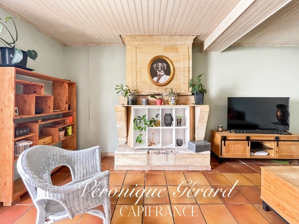 IDEAL Famille ou Investisseurs Maison en Pierre avec cours, jardin et grange