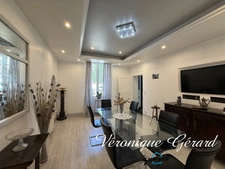 BELLE MAISON EN PIERRE DE TAILLE DE 252 M², 7 CHAMBRES, COMBLES AMÉNAGEABLES, JARDIN PAYSAGER,3 GARAGES