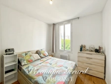 IDEAL Famille ou Investisseurs Maison en Pierre avec cours, jardin et grange
