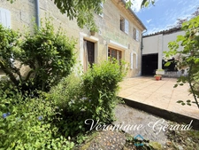 Authentique maison de caractère en pierre du XVIIIe siècle avec 200 m² habitables, dépendances et jardin clos