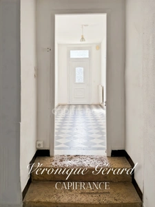 Ancien Presbytère en pierre de 179 M², 8 pièces 