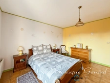 Maison de 134 m² de plain-pied, en pierre, sur plus de 5880 m²