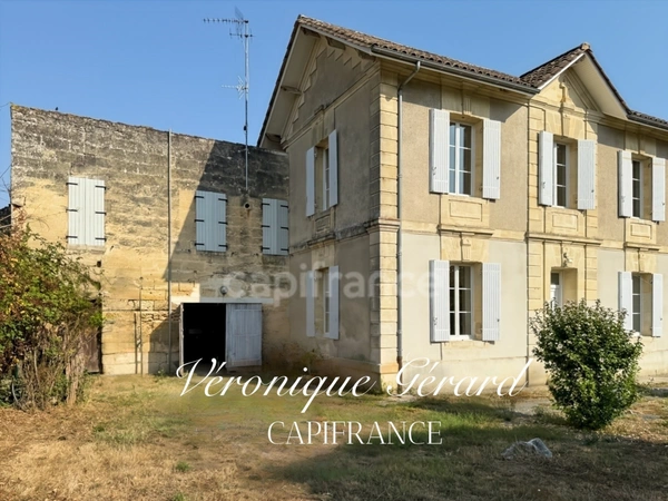 Ancien Presbytère en pierre de 179 M², 8 pièces 